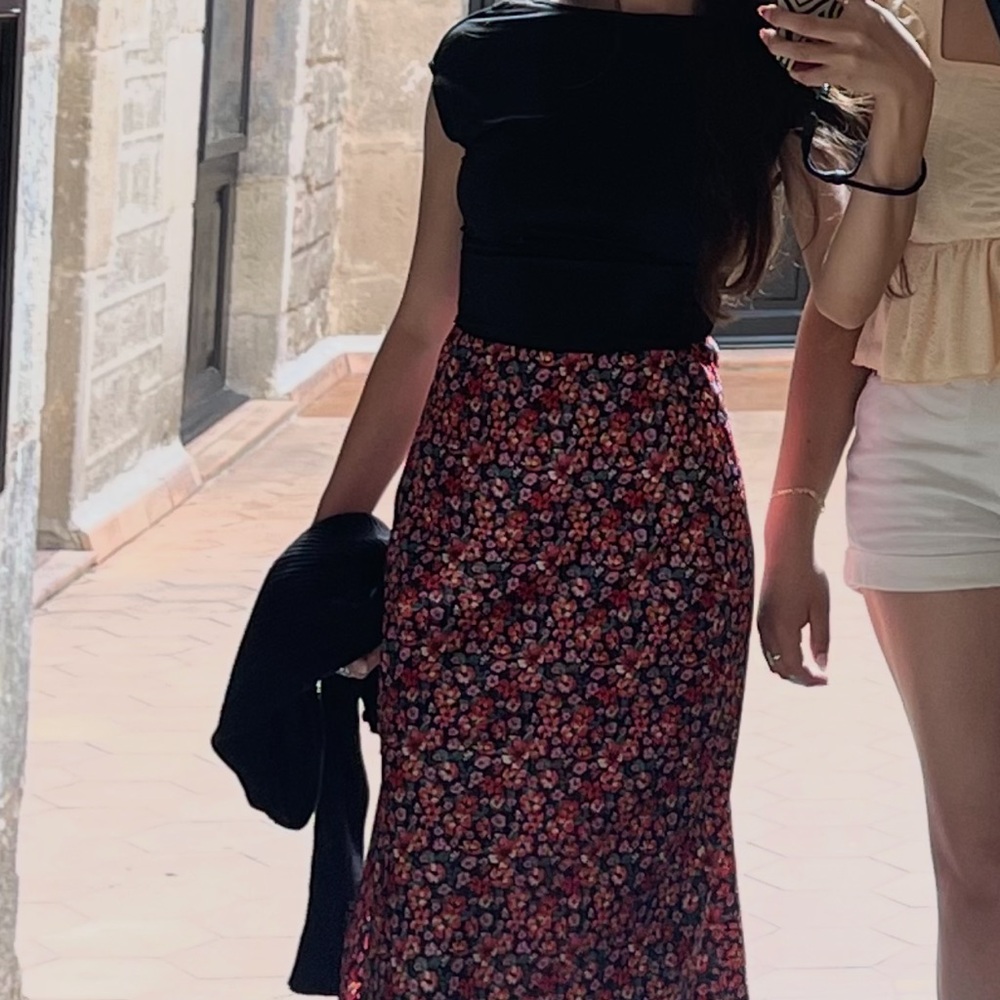 Francesca's Collections Floral Midi Skirt